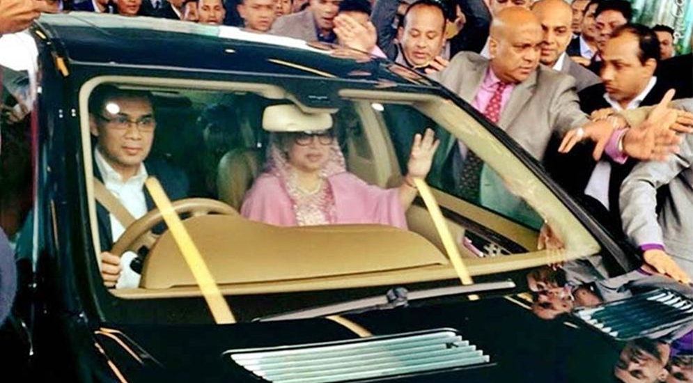 খালেদা জিয়ার পরিস্থিতি অপরিবর্তিত থাকলে শিগগিরই দেশে ফিরবেন তারেক