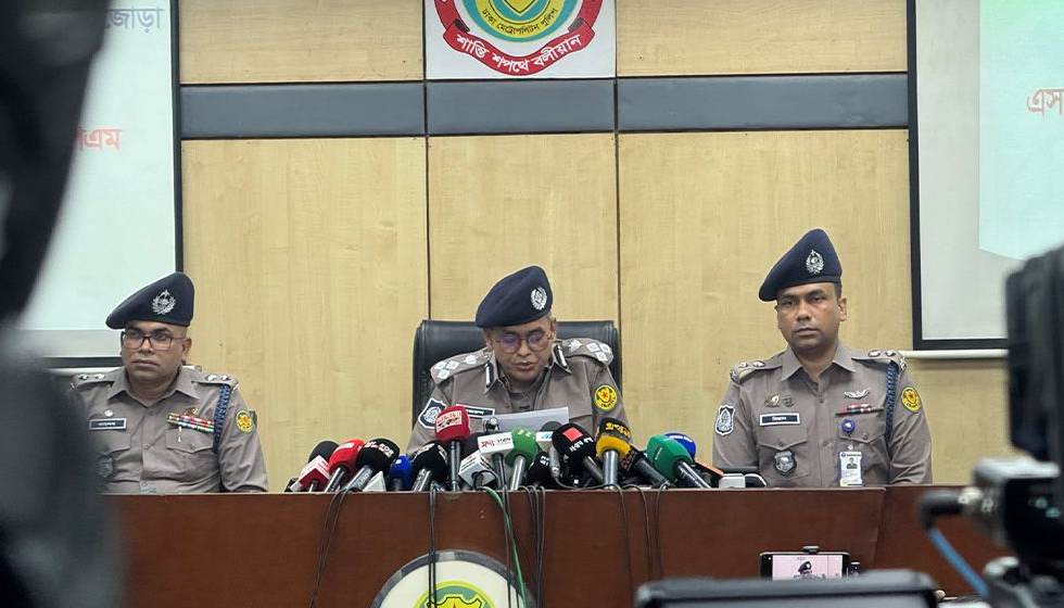টাকা চুরিকে কেন্দ্র করেই মা-মেয়েকে হত্যা করে গৃহকর্মী আয়েশা: ডিএমপি