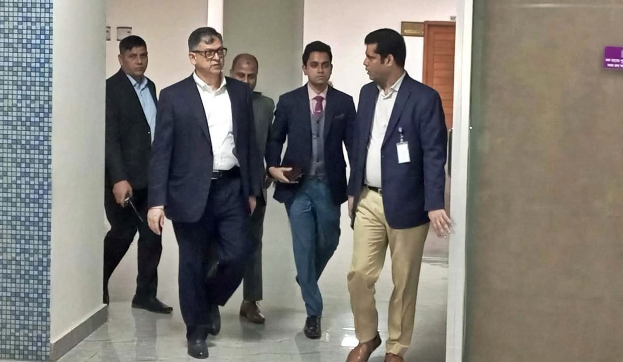 সিইসির সঙ্গে বৈঠকে সালাউদ্দিনসহ বিএনপির প্রতিনিধিদল