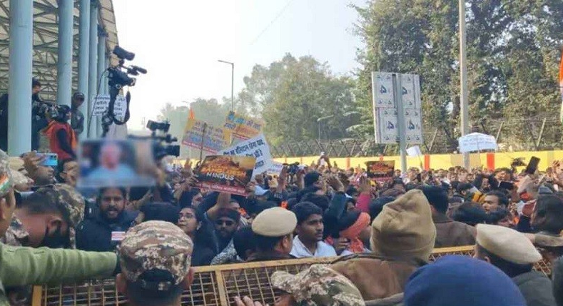 দিল্লিতে বাংলাদেশ হাইকমিশনের সামনে আবারও বিক্ষোভ