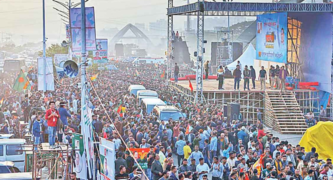তারেক রহমানকে স্বাগত জানাতে পথে পথে জনস্রোত