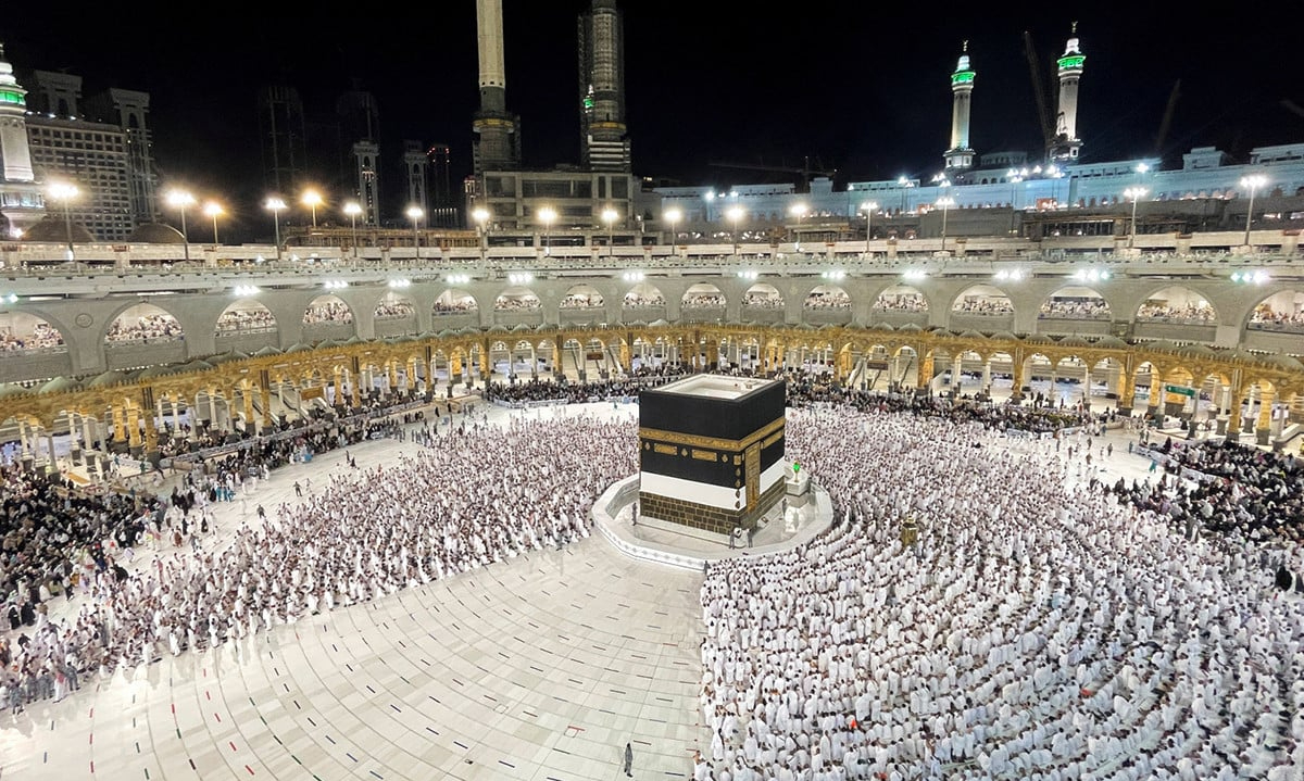 সৌদি আরবে ১৮০০ বিদেশি ওমরাহ ট্রাভেল এজেন্সির চুক্তি স্থগিত