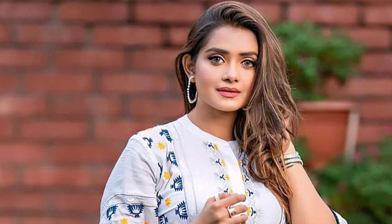 মায়ের সম্মাননায় আবেগপ্রবণ তিশা, ভক্তদের জন্য নিয়ে এলেন সুখবর