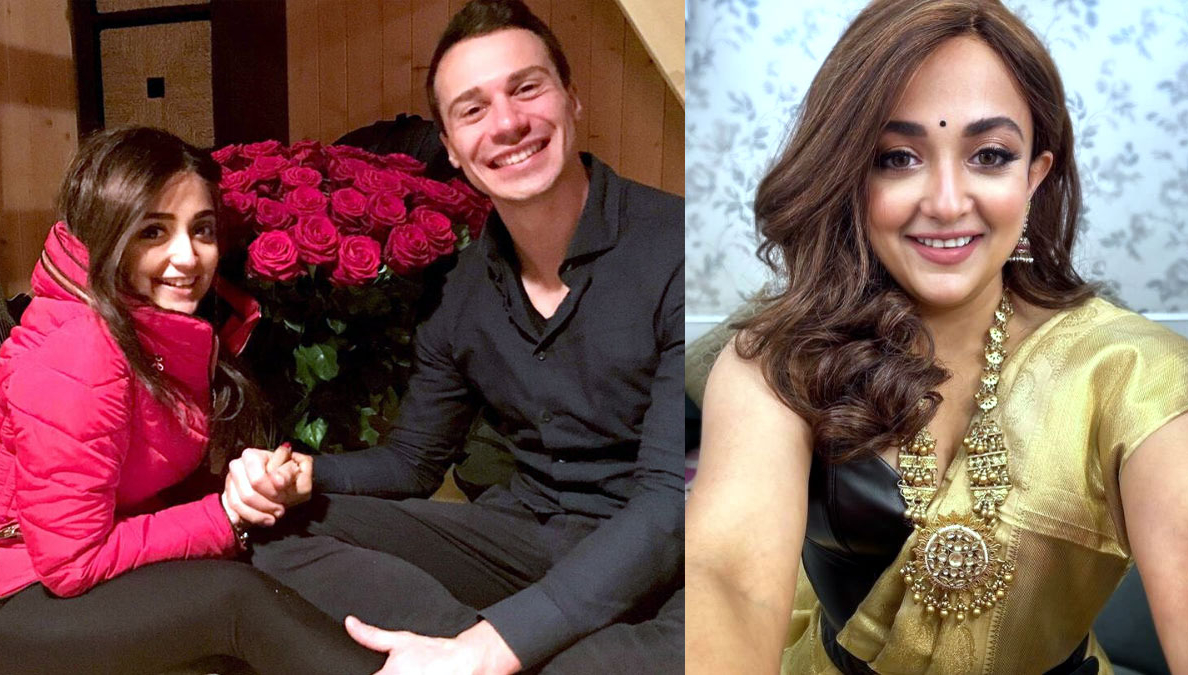 সংসার ভাঙল মোনালি ঠাকুরের