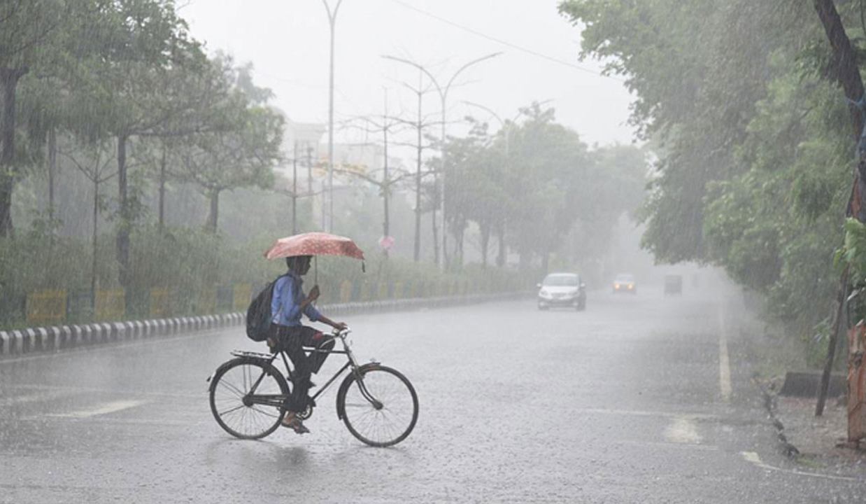 ঢাকাসহ আট বিভাগে হালকা থেকে মাঝারি বৃষ্টির সম্ভাবনা
