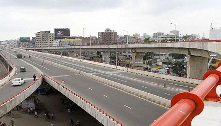 হানিফ ফ্লাইওভারে বাস-সিএনজি সংঘর্ষ, নিহত ২