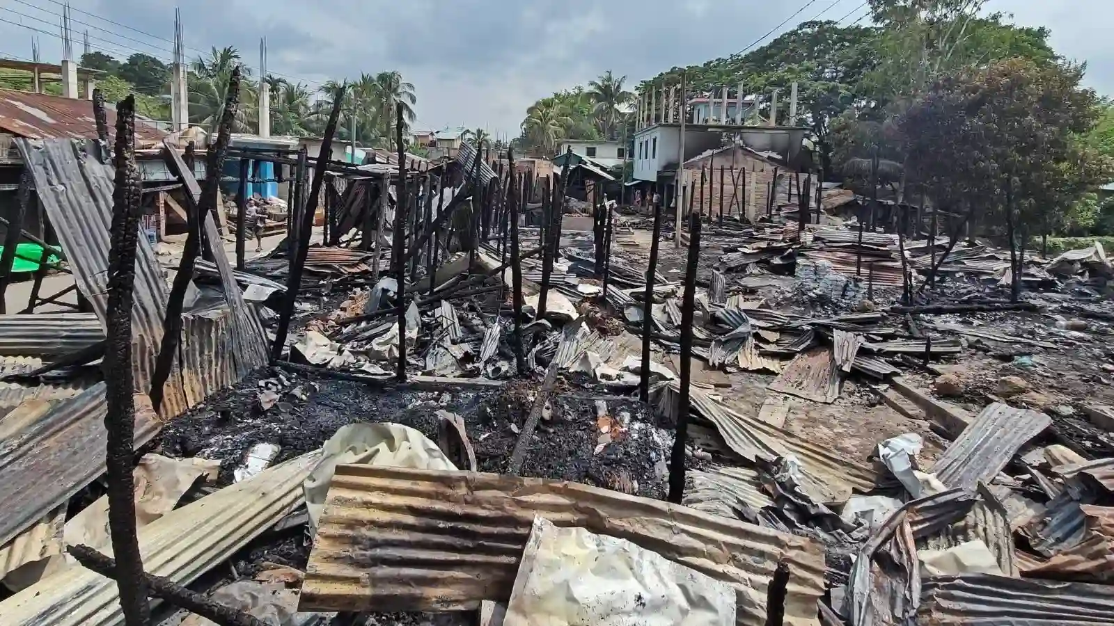 বান্দরবানে ভয়াবহ আগুন, অর্ধশতাধিক দোকান ও বসতঘর পুড়ে ছাই