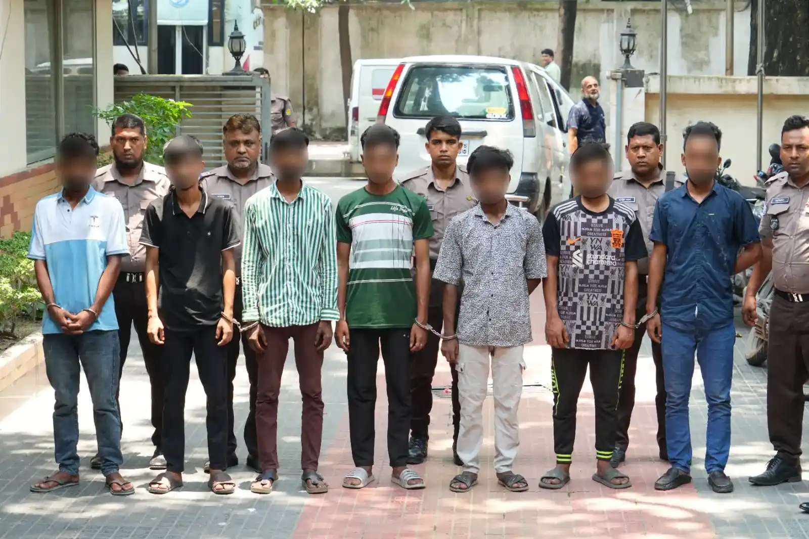 মুক্তিপণ চক্রের নয় সদস্যকে গ্রেফতার করেছে আদাবর পুলিশ