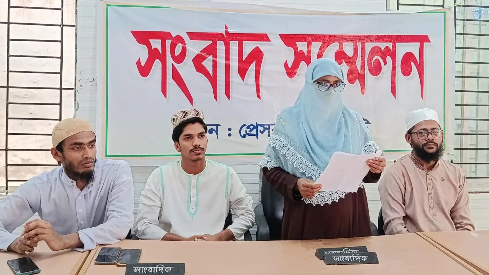ওসমান হাদি হত্যাকাণ্ডে দ্রুত বিচারের দাবিতে পরিবারের সংবাদ সম্মেলন