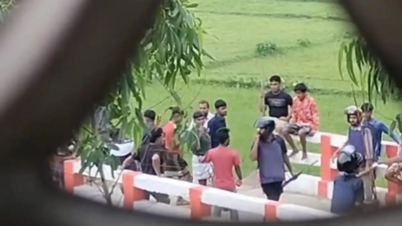 নরসিংদীতে রক্তক্ষয়ী সংঘর্ষ, নিহত ১