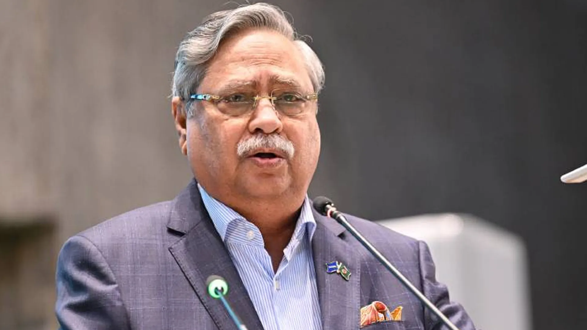 প্রতিরক্ষা ব্যবস্থা আধুনিক ও শক্তিশালী করতে কাজ চলছে: রাষ্ট্রপতি
