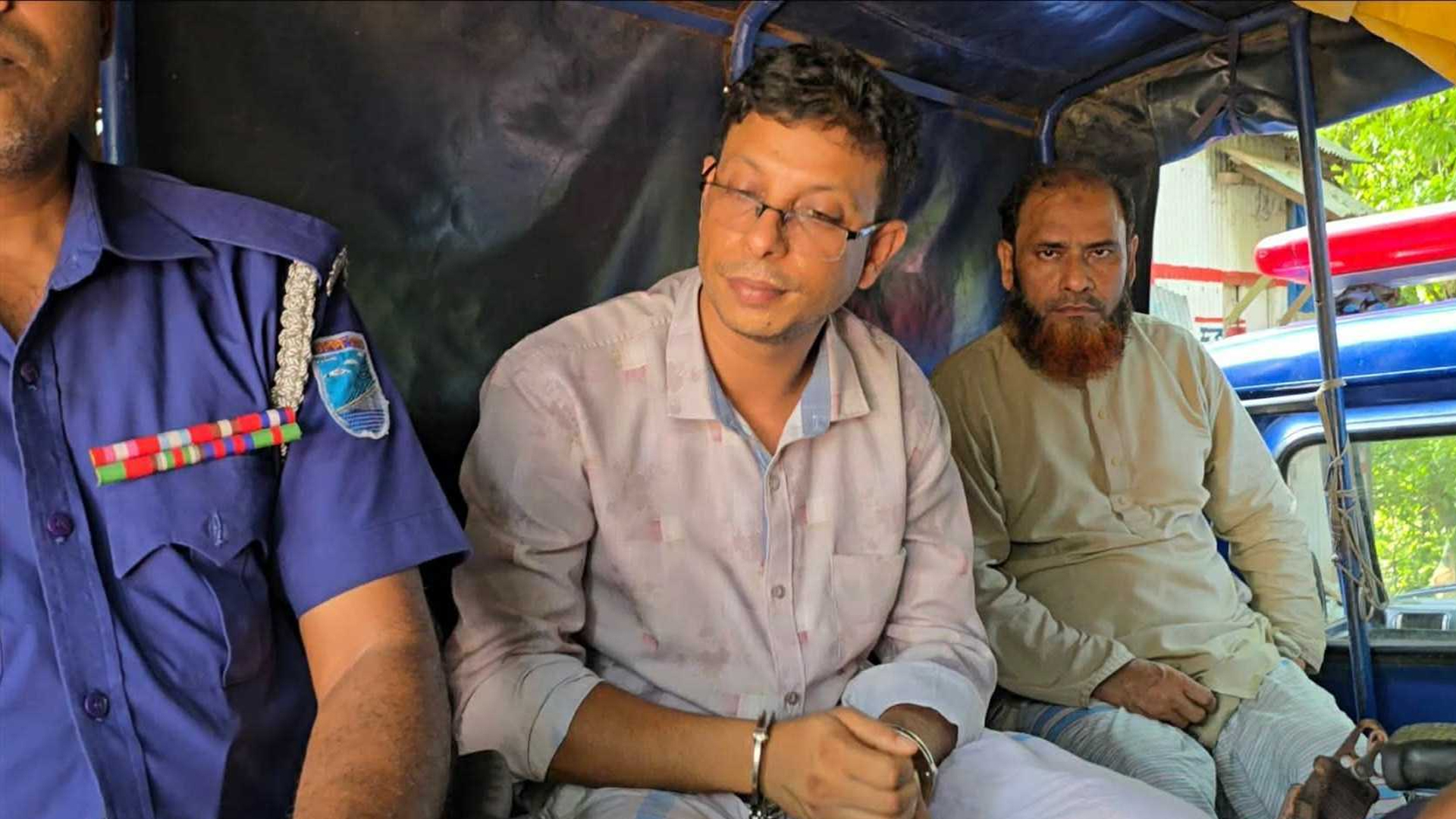 ৩ মাসের শিশুর পা মোচড় দেওয়া চাচি পলাতক, আটক ৩