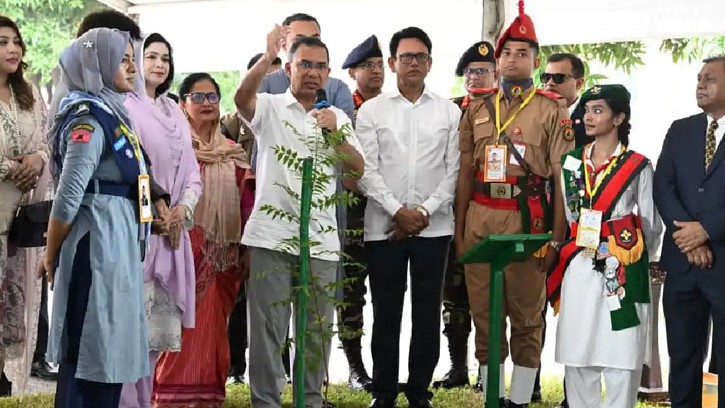 শিক্ষার্থীদের প্রতি বছর বর্ষায় একটি করে গাছ লাগানোর আহ্বান প্রধানমন্ত্রীর