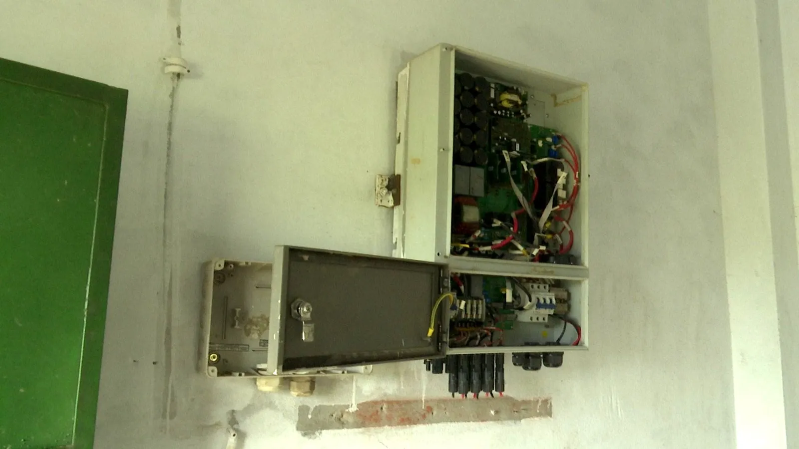 পাবনায় চালুর আগেই অচল অর্ধকোটি টাকার সৌর সেচ প্রকল্প পাবনায় চালুর আগেই অচল অর্ধকোটি টাকার সৌর সেচ প্রকল্প