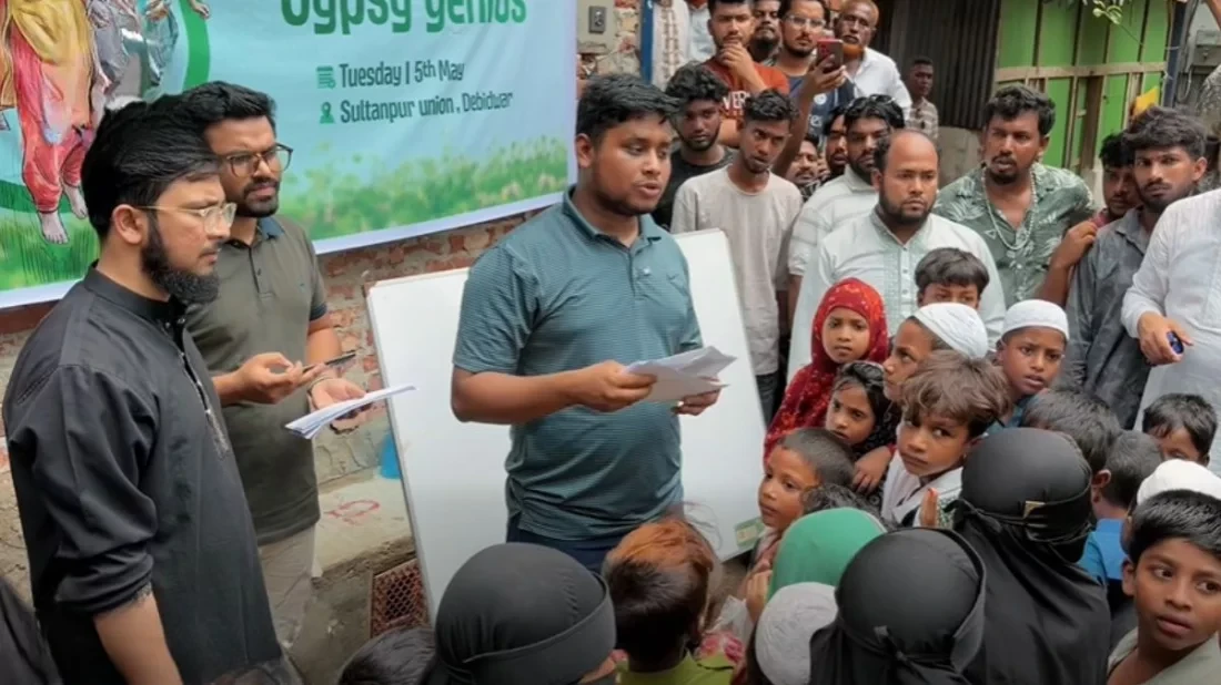 বেদে সম্প্রদায়ের শিক্ষার্থীদের ১ম বেতন বিলিয়ে দিলেন হাসনাত আব্দুল্লাহ