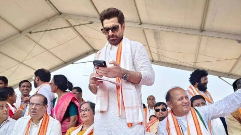 রাজনৈতিক অবস্থান স্পষ্ট করলেন জিৎ