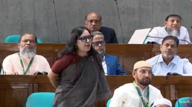 গ্রামাঞ্চলে দিনে ১০-১২ ঘণ্টা বিদ্যুৎ থাকে না: সংসদে রুমিন ফারহানার অভিযোগ
