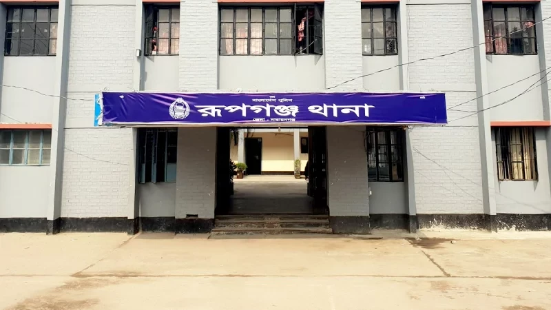 রূপগঞ্জে পুলিশের ওপর হামলা- হাতকড়াসহ আসামি ছিনতাই, গ্রেপ্তার ১২