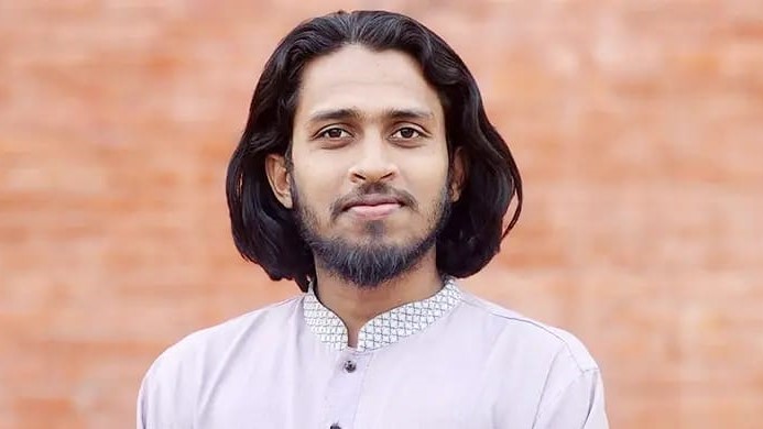 অভিনেত্রী শাওনকে জুতা দিয়ে মারতে পারলে লাখ টাকা পুরষ্কার ঘোষনা রাকসু জিএস আম্মারের