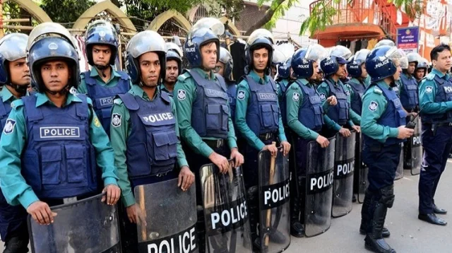 আ.লীগের প্রতিষ্ঠাবার্ষিকী ঘিরে ঢাকার নিরাপত্তায় ১৮ হাজার পুলিশ মোতায়েন