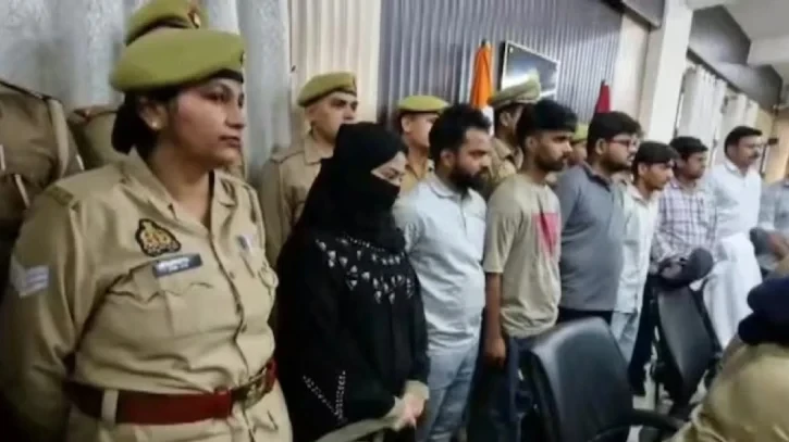 এবার প্রেমিককে দিয়ে নিজ বাড়িতে ডাকাতি তরুণীর