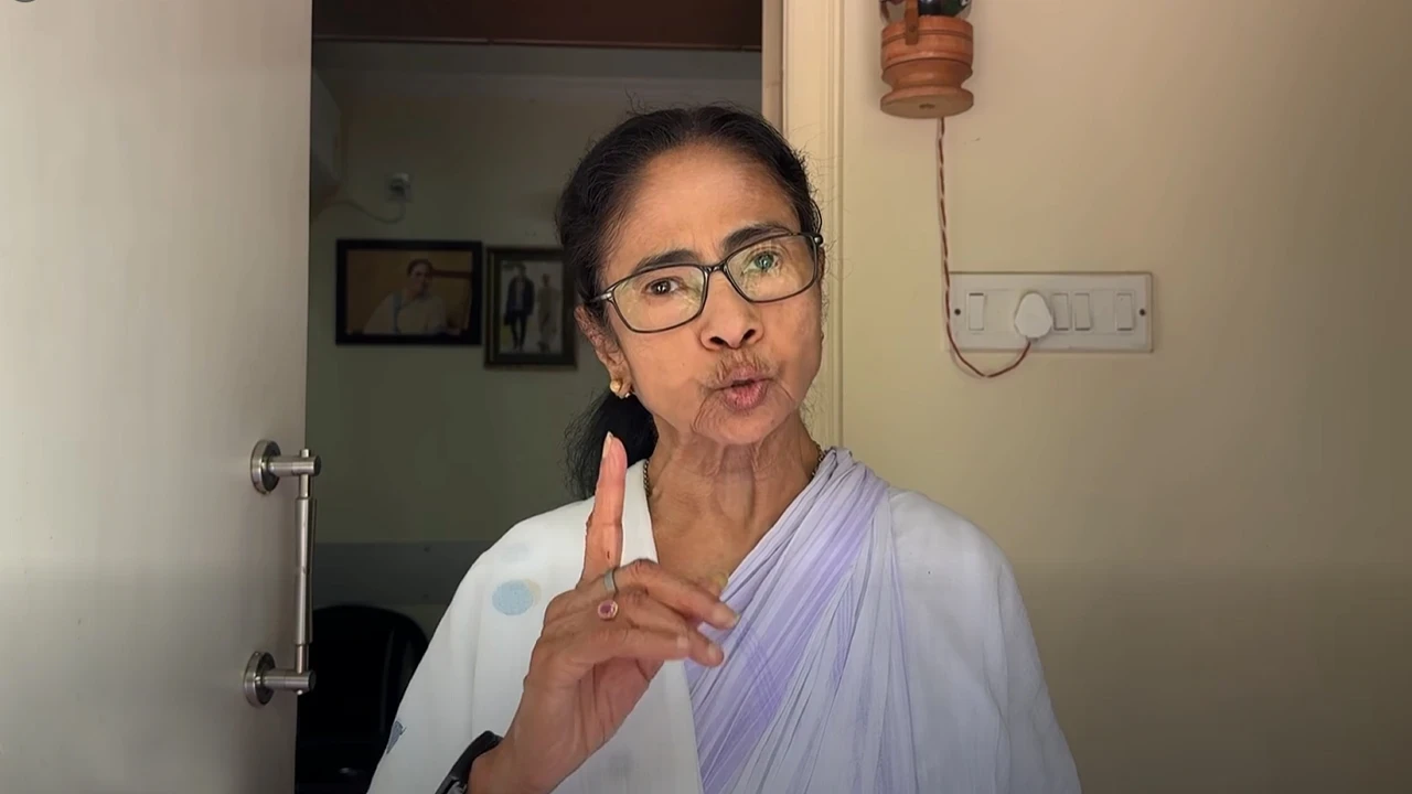 প্রাথমিক ফলে এগিয়ে বিজেপি; ‘জরুরি বার্তা’ মমতার