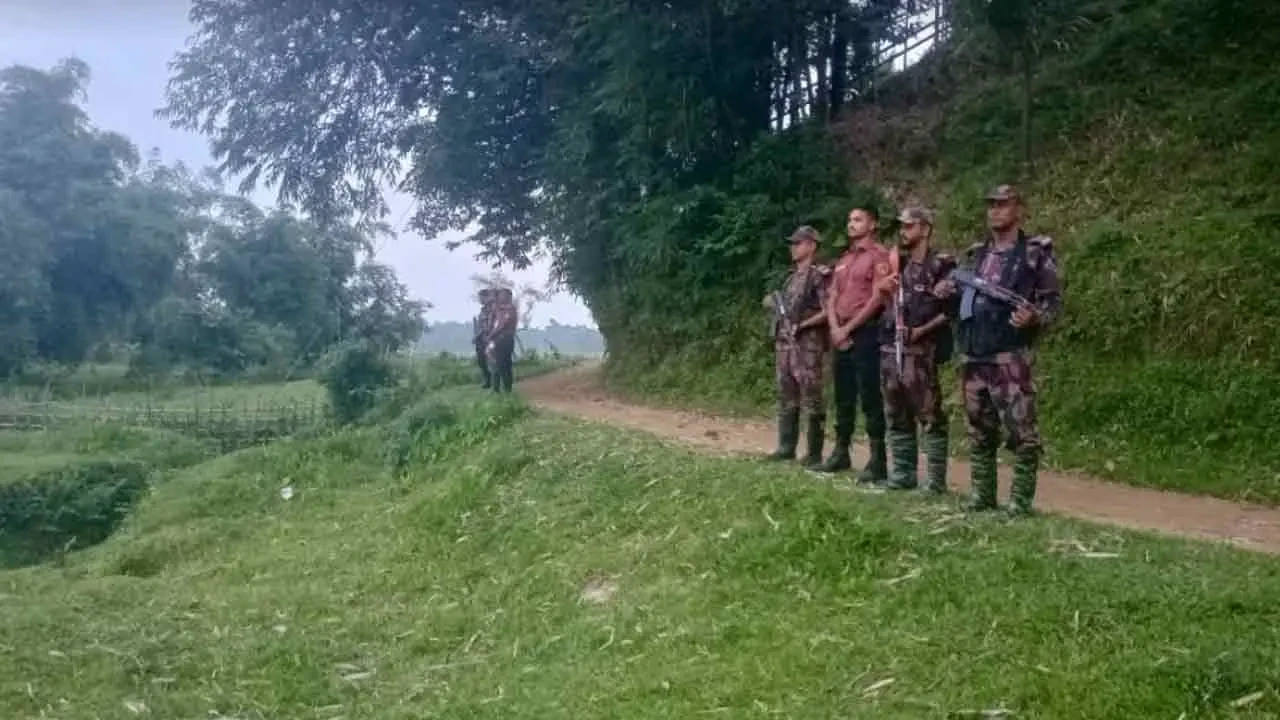 সীমান্ত নিরাপত্তায় বিজিবির সঙ্গে মাঠে আনসার-ভিডিপি সদস্যরা