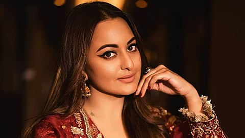 eisamay_2025-12-26_cfubyw5r_Sonakshi-Sinha