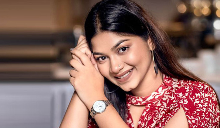 ফেসবুকে পারসা ইভানার ‘ফ্রড অ্যালার্ট’