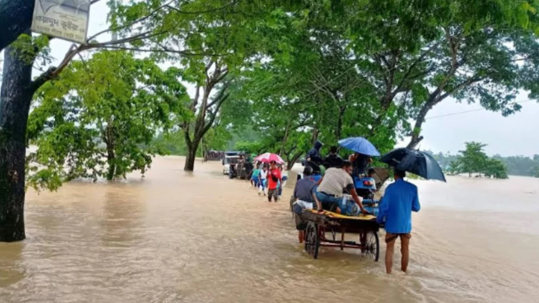 টানা বৃষ্টিতে সাজেকে আটকা চার শতাধিক পর্যটক