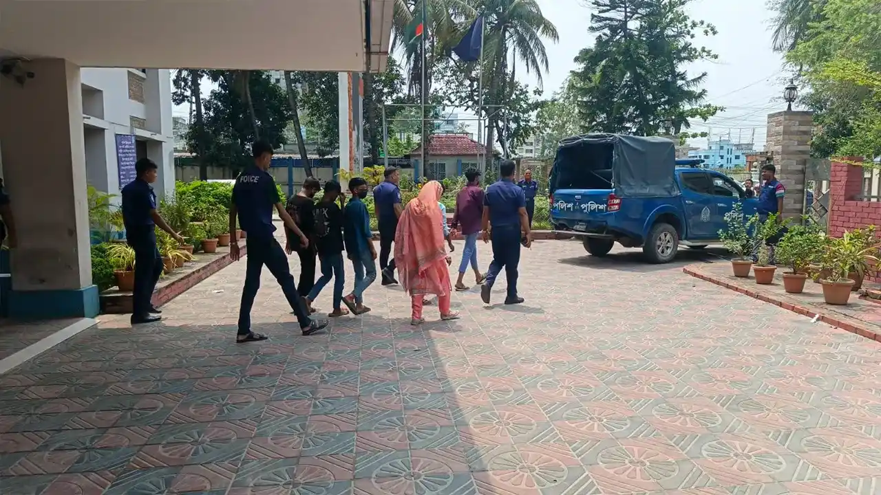 জেল খাটার অভিজ্ঞতা নিতে শিশু হত্যা, গ্রেপ্তার ৬