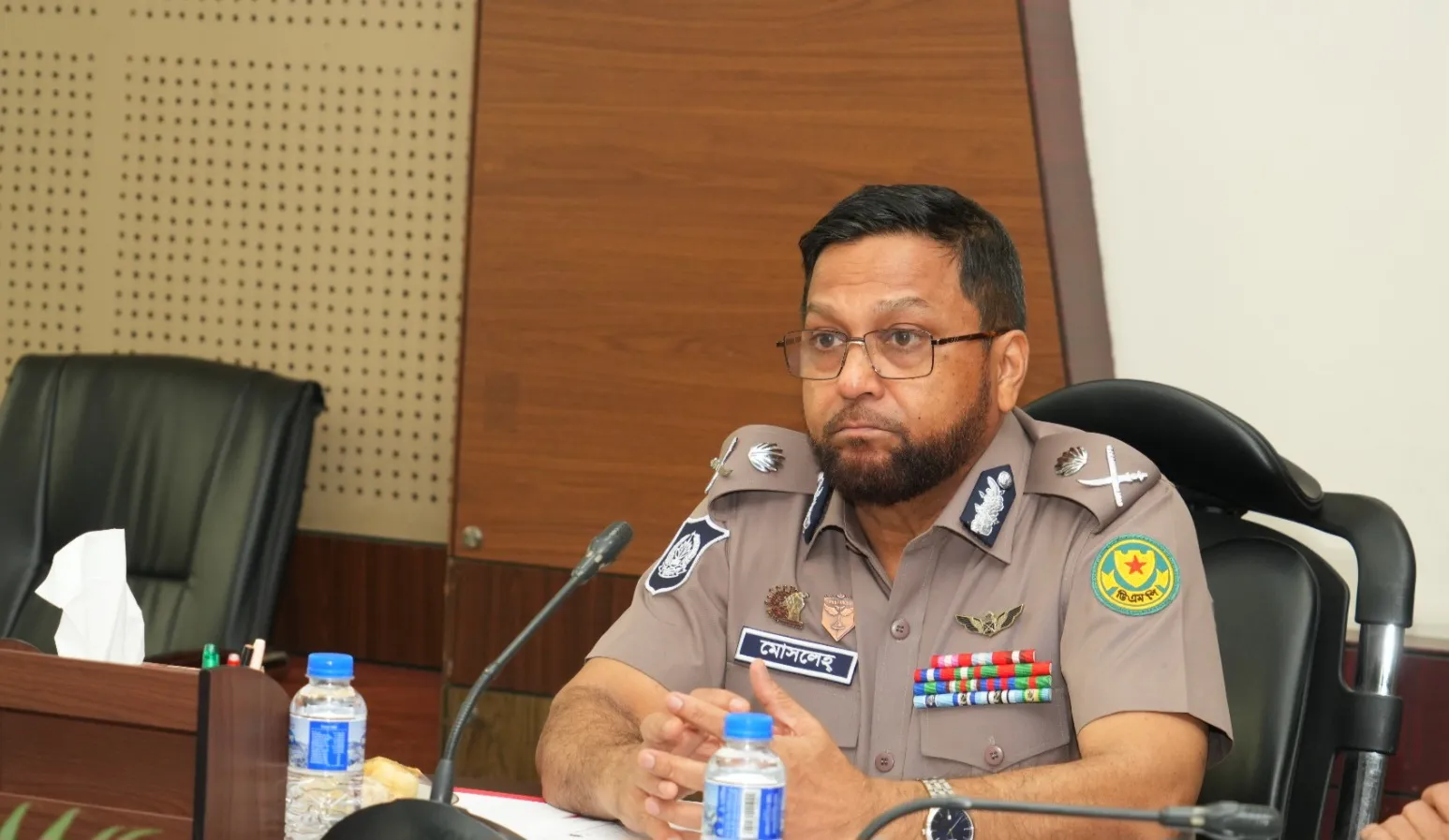 গরুর গাড়ি নিয়ে হাটে টানাটানি করলে কঠোর ব্যবস্থা: ডিএমপি কমিশনার