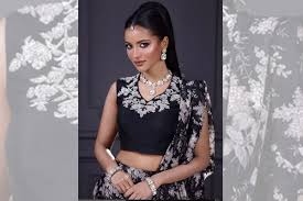 'আন্ধার'-এ নজরকাড়া তুষি, ছবি ফাঁস করলেন নির্মাতা