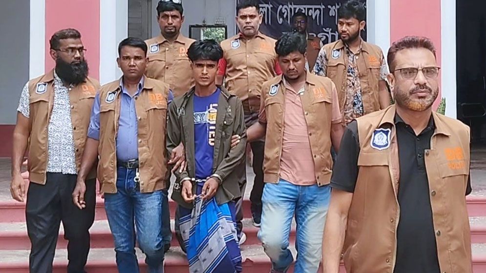 নওগাঁয় সিরিয়াল কিলার গ্রেপ্তার