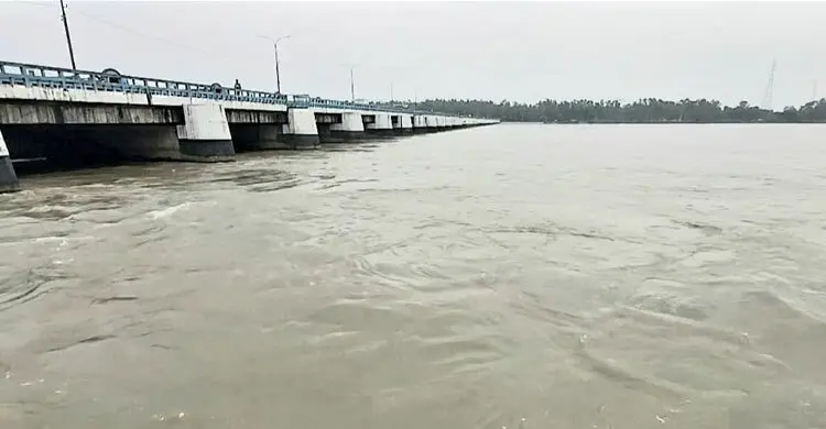বিপদসীমার নিচে তিস্তার পানি, স্বস্তিতে পাড়ের মানুষ