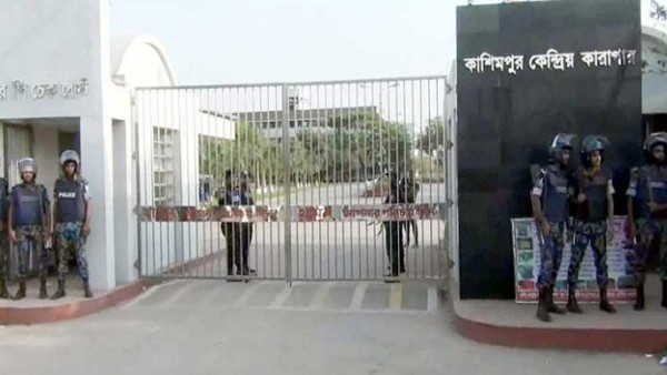 কারাগারে বন্দি স্ত্রীকে দেখতে এসে শতাধিক ইয়াবাসহ আটক স্বামী
