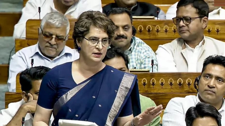 শিক্ষার্থীদের ওপর অস্ত্র চালানোর জবাব দিতে হবে মোদি-শাহকে: প্রিয়াঙ্কা গান্ধী