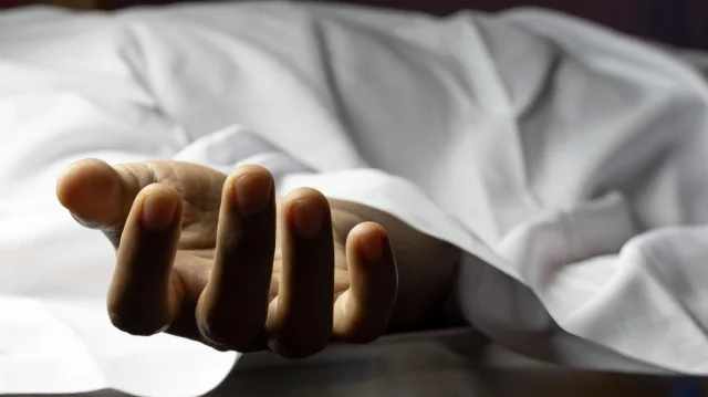 স্পর্শকাতর অঙ্গ চেপে ধরে বাবাকে হত্যা করল ছেলে