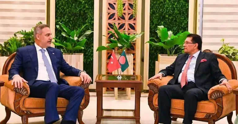 পররাষ্ট্রমন্ত্রী খলিলুর রহমানের সঙ্গে তুরস্কের পররাষ্ট্রমন্ত্রী হাকান ফিদানের দ্বিপক্ষীয় বৈঠক