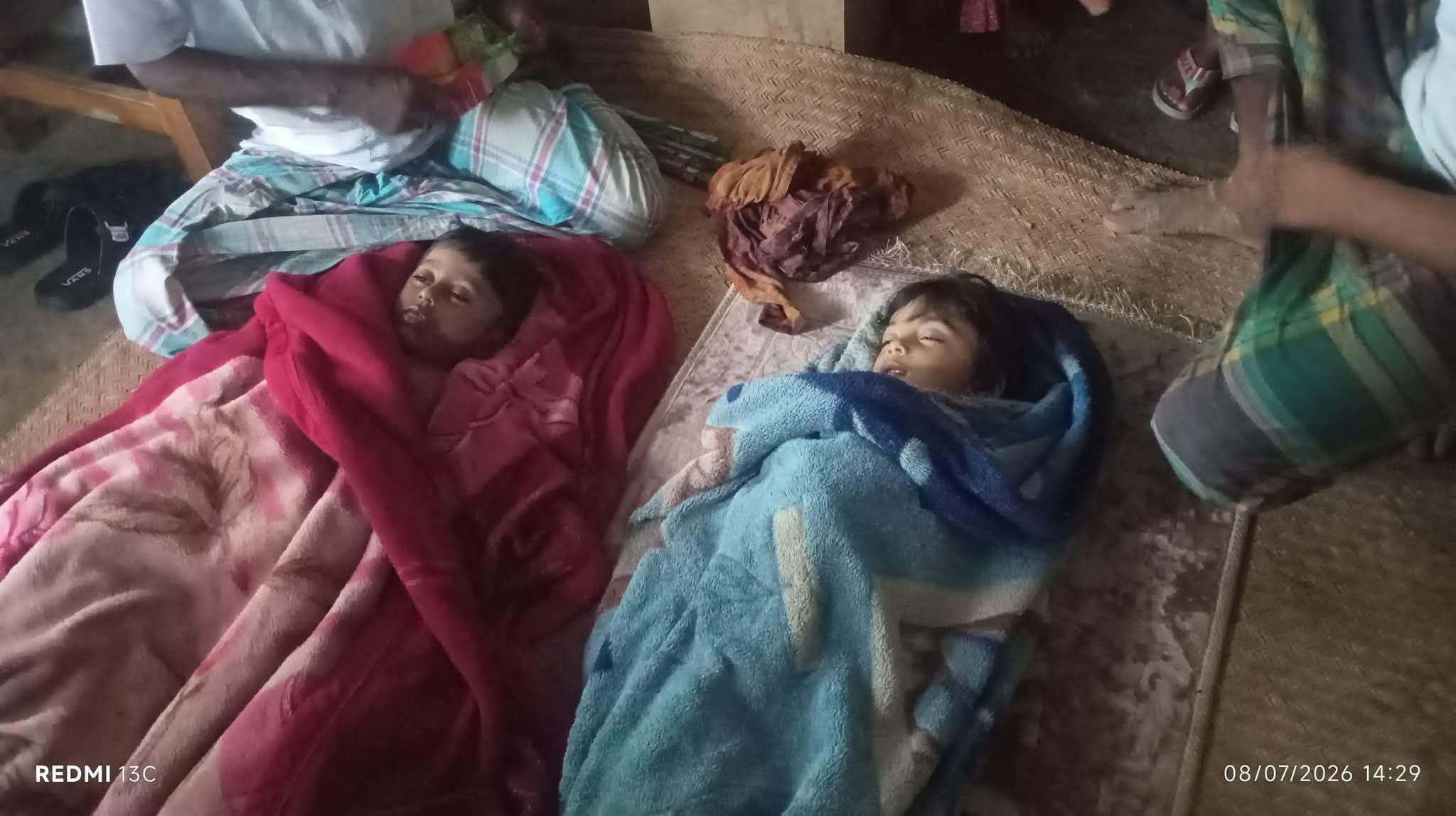 লক্ষ্মীপুরে পানিতে ডুবে চাচাতো ভাই-বোনের মৃত্যু