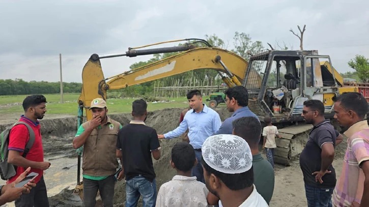 পর্যটন স্পটে বালু লুট: প্রশাসনের অভিযানে আটক একজনের কারাদণ্ড