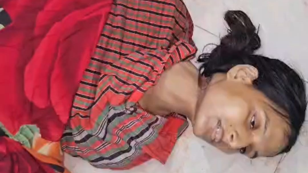পাবনায় গৃহবধূর ঝুলন্ত মরদেহ উদ্ধার, মৃত্যু নিয়ে রহস্য