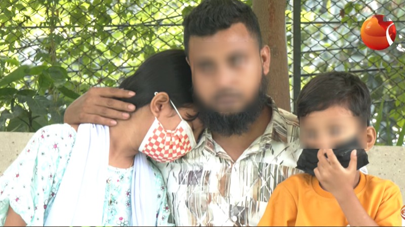 পরকীয়ায় ঘরছাড়া বাবা-মা, পথে পথে ঘুরছে সন্তানরা