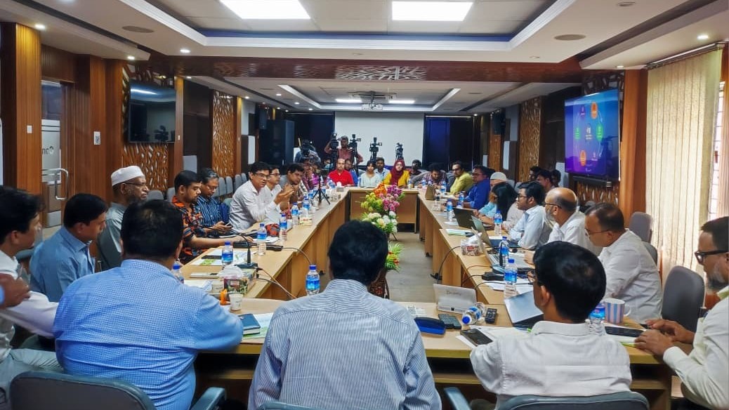 "শুনলে বজ্রধ্বনি, ঘরে যাই তখনই" স্লোগানে ২৮ দেশে পালিত হবে বজ্রপাত নিরাপত্তা দিবস