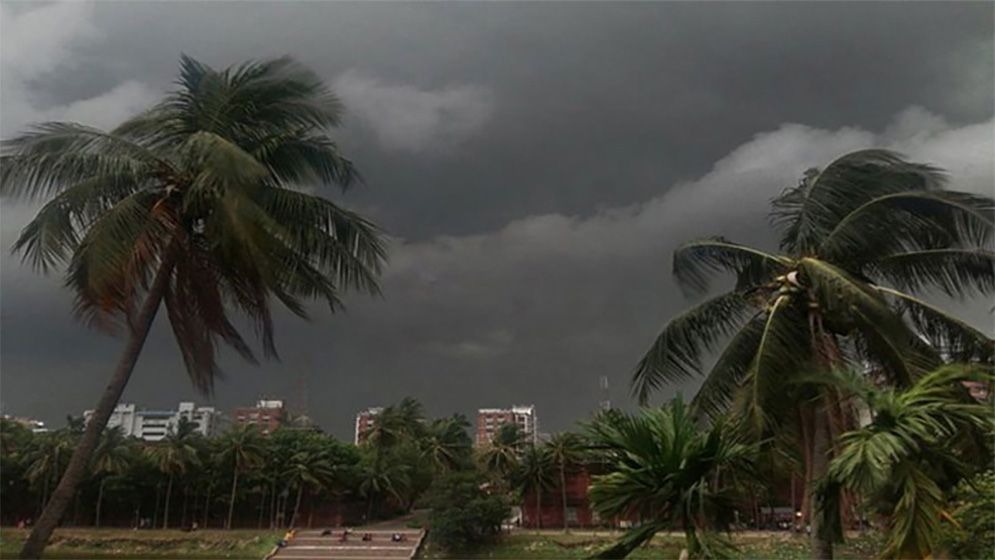 রাতের মধ্যে ৮ জেলায় ঝড়ের আভাস