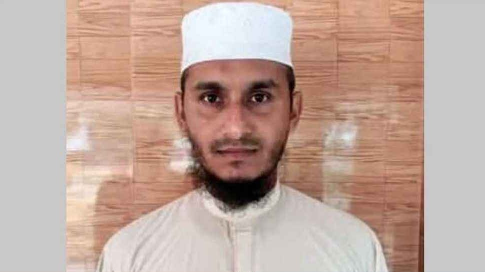 ছাত্রীকে নিয়ে উধাও মাদরাসাশিক্ষক, ৩৫ দিনেও মেলেনি কোনো খোঁজ