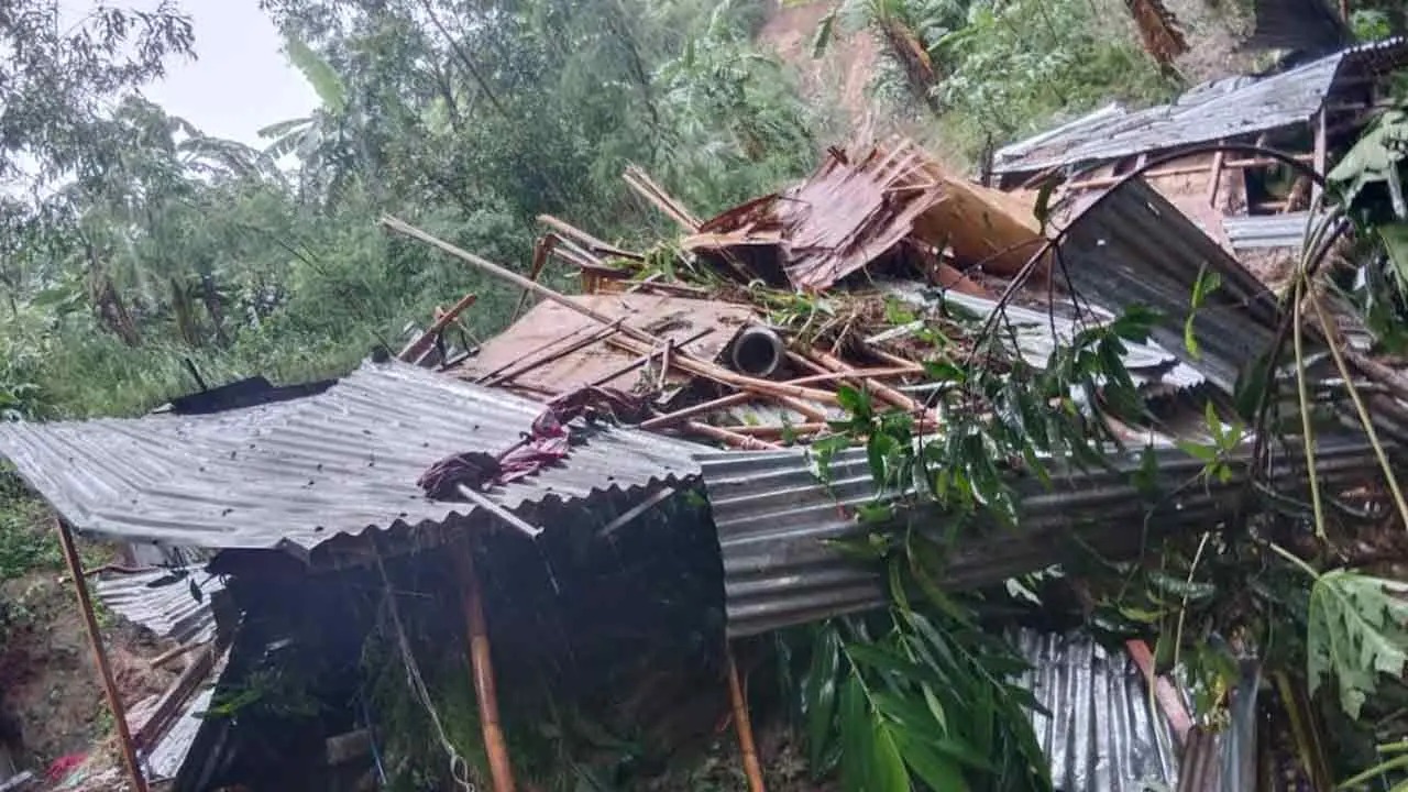 জঙ্গল সলিমপুরে মাটি ধসে ১০ মাসের শিশুর মৃত্যু