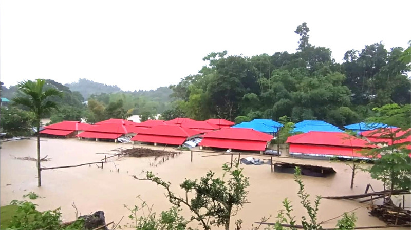 বৃষ্টি হলেই নির্ঘুম রাত কাটে রাঙ্গামাটির আশ্রয়ণ প্রকল্পের ২১ পরিবারের