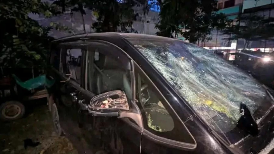 জামালপুরে বিএনপির দুই পক্ষের সংঘর্ষে এমপির গাড়ি ভাঙচুর