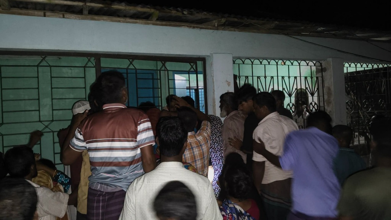 ঘরে ঢুকে বিএনপি নেতার মাকে কুপিয়ে হত্যা